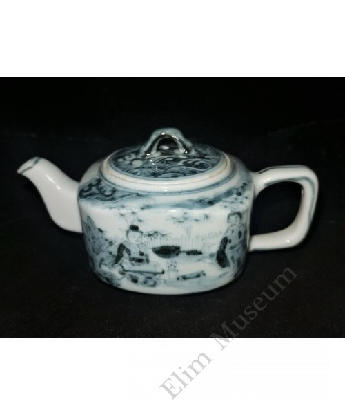 1765 A Ming B&W Tea Pot with Sages 